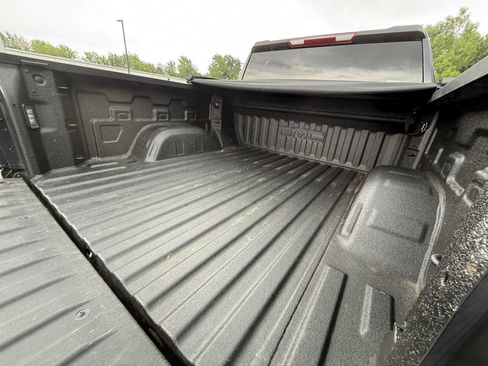 Used 2025 GMC Sierra 1500 Elevation image 33