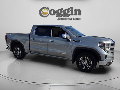 Used 2025 GMC Sierra 1500 SLT AWD/4WD image 7