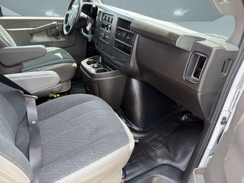 Certified 2025 Chevrolet Express 2500 w/ Driver Convenience Package RWD image 31