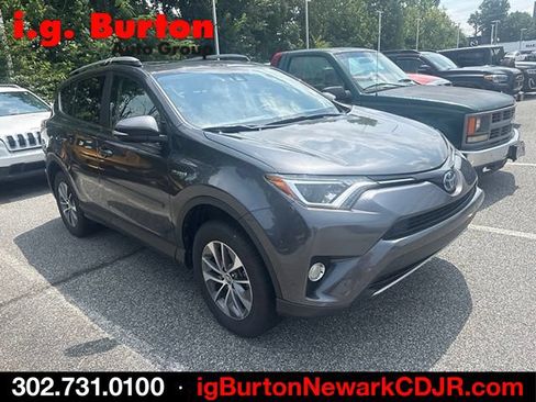 Used 2018 Toyota RAV4 XLE w/ Convenience Package AWD/4WD image 5