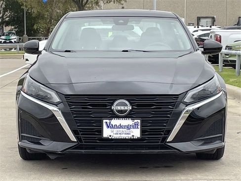 Used 2023 Nissan Altima 2.5 SV image 7