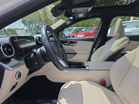 Used 2025 Mercedes-Benz C 300 Sedan image 26