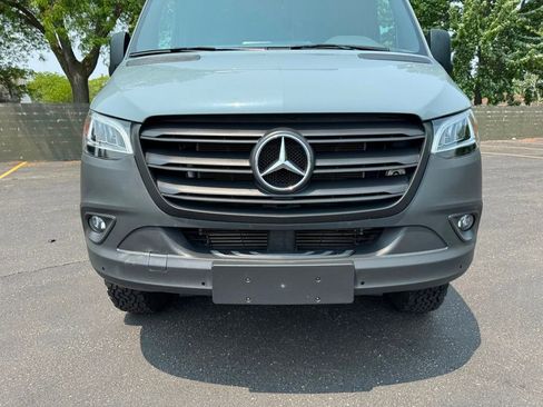 Used 2021 Mercedes-Benz Sprinter 2500 image 9