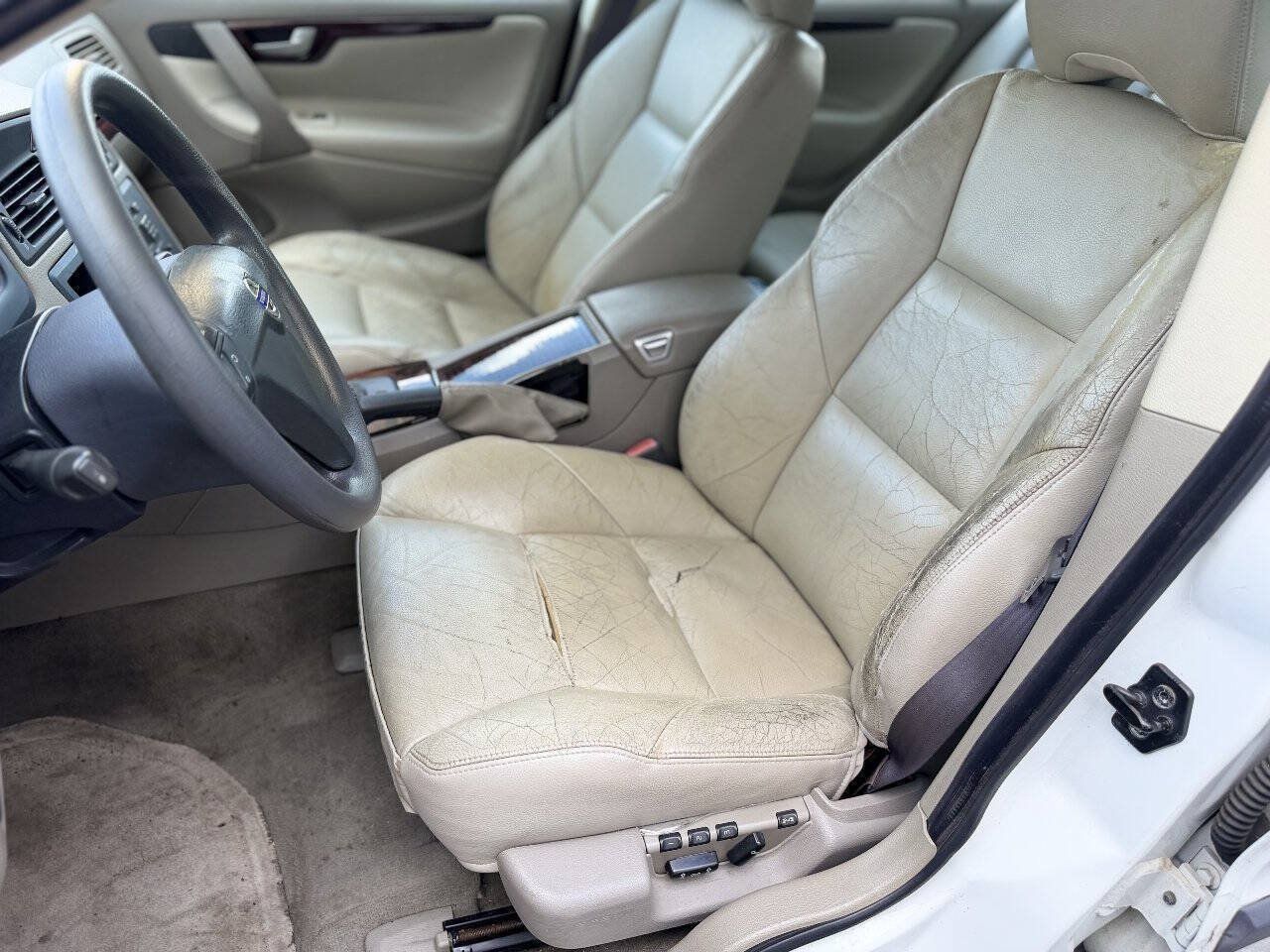 Used 2004 Volvo S60 2.5T FWD image 8