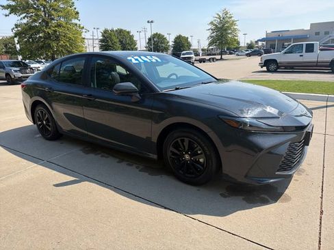Used 2025 Toyota Camry LE FWD image 7
