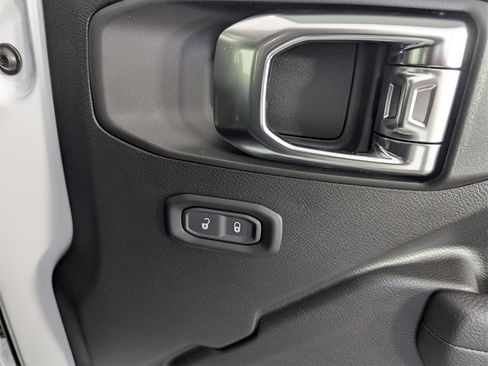 New 2025 Jeep Gladiator Rubicon w/ Safety Group image 35