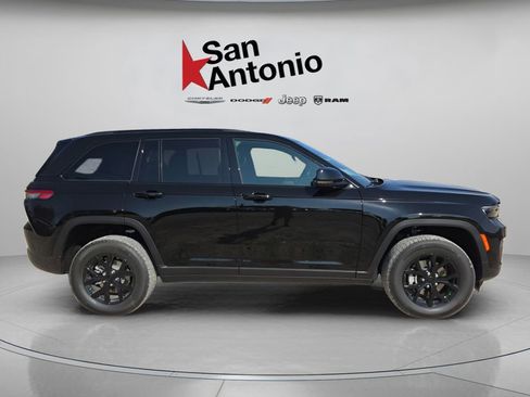 New 2025 Jeep Grand Cherokee Altitude RWD image 9