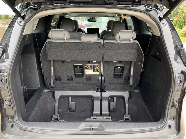Used 2025 Toyota Sienna XLE w/ XLE Plus Package AWD/4WD image 30
