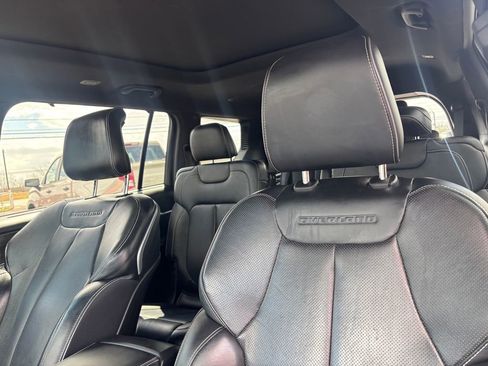 Used 2022 Jeep Grand Cherokee L Overland w/ Advanced Protech Group III image 12