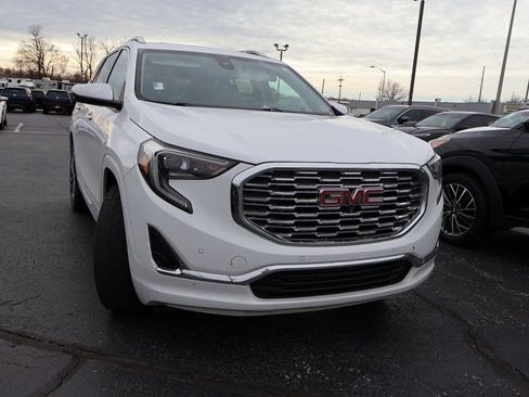 Used 2019 GMC Terrain Denali w/ Advanced Safety Package image 7