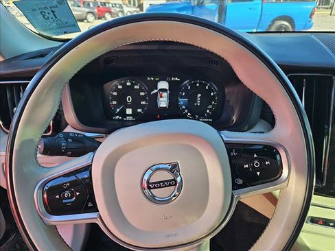 Used 2021 Volvo XC60 T5 Inscription w/ Advanced Package image 5