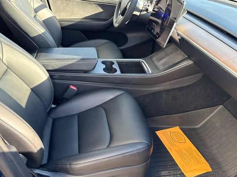 Used 2023 Tesla Model Y Long Range AWD/4WD image 3