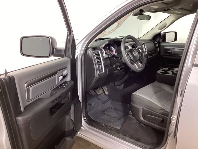 Used 2024 RAM 1500 Classic SLT AWD/4WD image 10