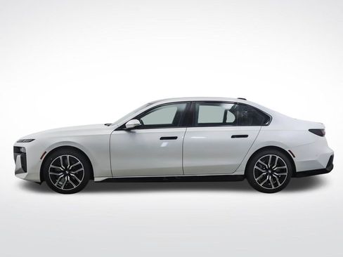 Used 2025 BMW 760i xDrive AWD/4WD image 2