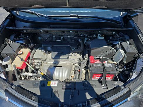 Used 2018 Toyota RAV4 XLE AWD/4WD image 31