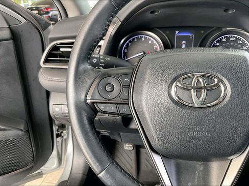 Used 2021 Toyota Camry SE image 18