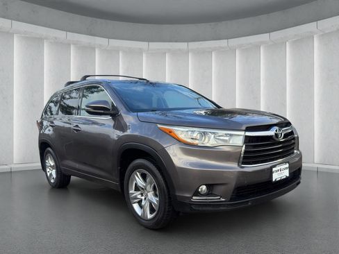Used 2015 Toyota Highlander Limited image 7