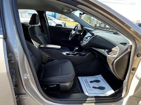 Used 2024 Chevrolet Malibu LT image 19