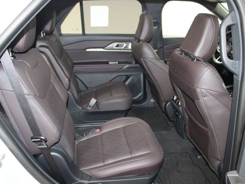 New 2026 Ford Explorer Platinum RWD image 31