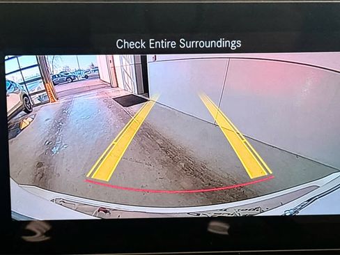 Used 2023 Mercedes-Benz GLB 250 4MATIC image 16