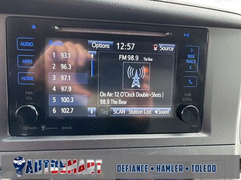 Used 2016 Toyota Sienna L image 26