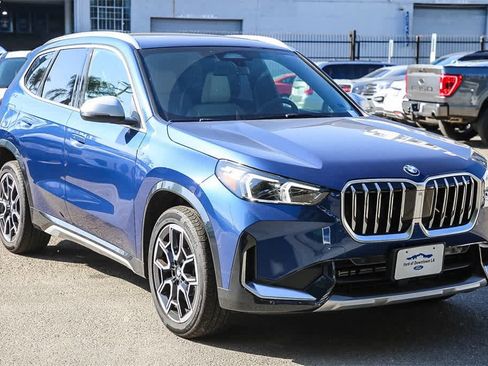 Used 2024 BMW X1 xDrive28i w/ Convenience Package image 3