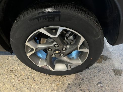 Used 2025 Chevrolet Trax LT w/ LT Convenience Package image 25