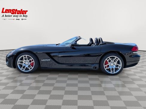 Used 2006 Dodge Viper SRT-10 image 2