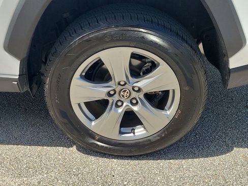 Used 2024 Toyota RAV4 XLE FWD image 5