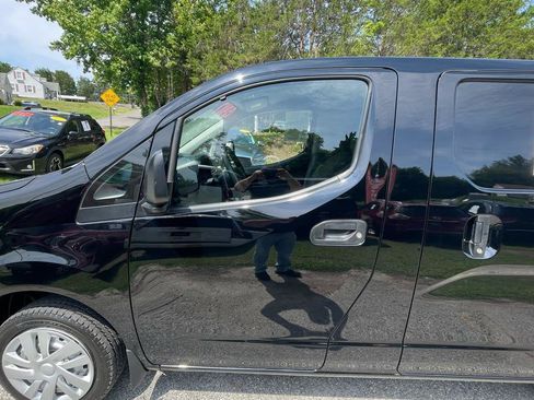 Used 2020 Nissan NV200 S FWD image 3