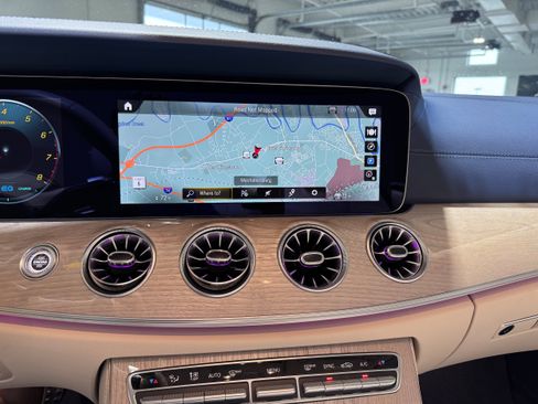 Used 2023 Mercedes-Benz E 450 4MATIC Cabriolet image 9