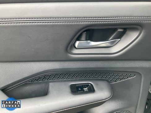 Used 2023 Nissan Ariya AWD image 48