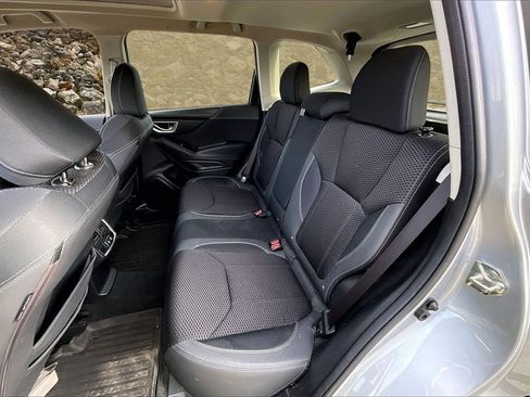 Used 2019 Subaru Forester Premium image 23