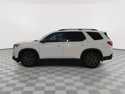 Used 2023 Honda Pilot Sport image 28