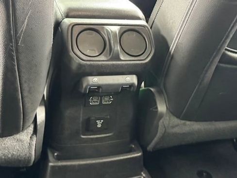 Used 2019 Jeep Wrangler Unlimited Sahara AWD/4WD image 36