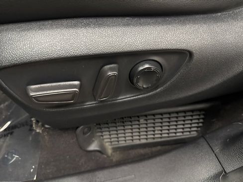 Used 2021 Toyota Sienna XSE image 18