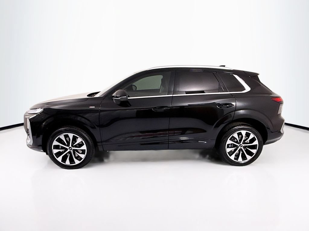 Used 2026 Audi Q3 quattro 2.0T w/ Driver Assistance Package AWD/4WD image 8