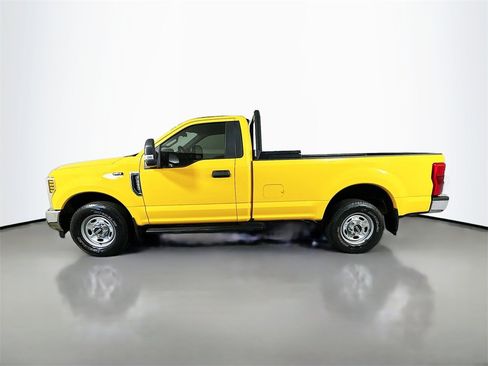 Used 2019 Ford F250 XL w/ XL Value Package image 4