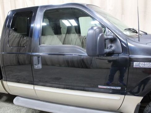 Used 2000 Ford F250 Lariat image 12