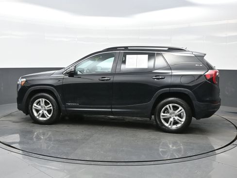 Used 2022 GMC Terrain SLE w/ Driver Convenience Package image 3