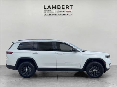 Used 2022 Jeep Grand Cherokee L Laredo w/ Luxury Tech Group I AWD/4WD image 6