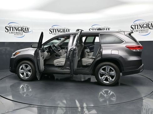 Used 2017 Toyota Highlander Limited image 28