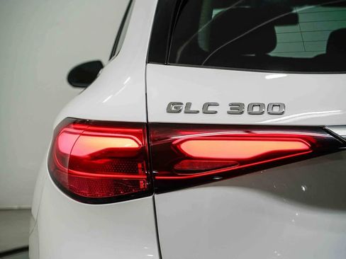 Certified 2024 Mercedes-Benz GLC 300 image 9