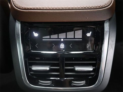 Used 2024 Volvo XC90 B6 Plus w/ Protection Package Premier image 34