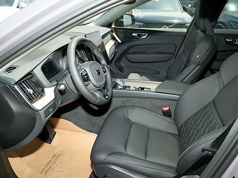New 2026 Volvo XC60 B5 Plus w/ Climate Package AWD/4WD image 17