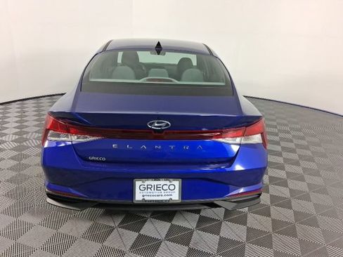 Used 2023 Hyundai Elantra SEL w/ Cargo Package FWD image 6