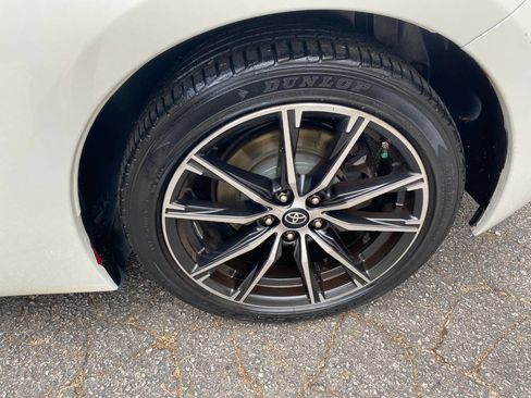 Used 2020 Toyota 86 image 9