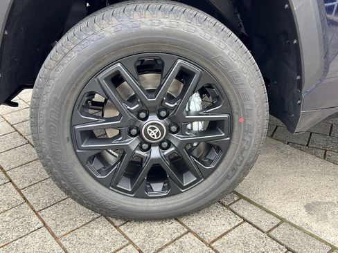 New 2026 Toyota Tundra Limited AWD/4WD image 18