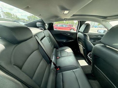 Used 2020 Chevrolet Malibu Premier FWD image 12