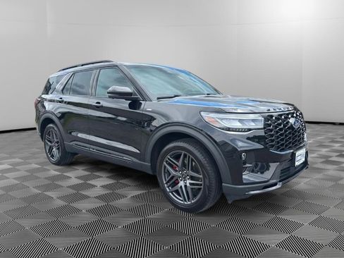 Used 2025 Ford Explorer ST-Line w/ Premium Package AWD/4WD image 2